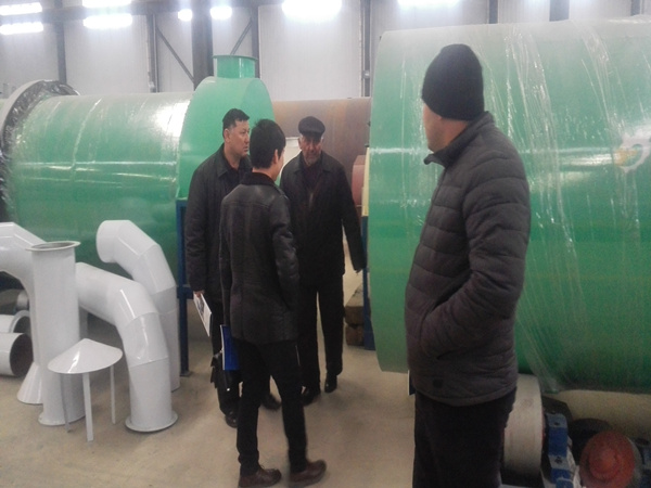 伊朗煤泥烘干機客戶泰達(dá)車間參觀