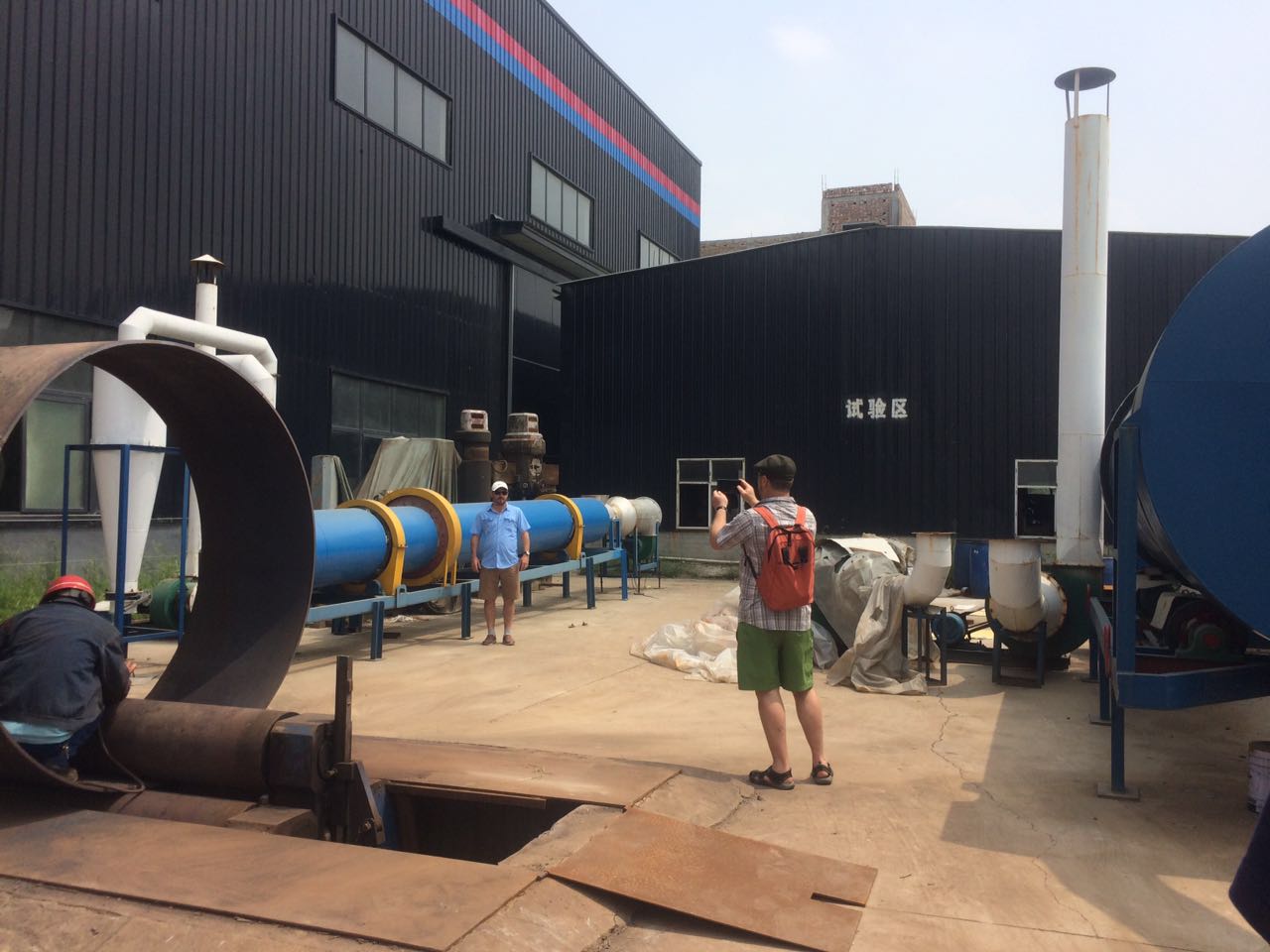 客戶(hù)到訪(fǎng)鄭州泰達(dá)參觀烘干機(jī)